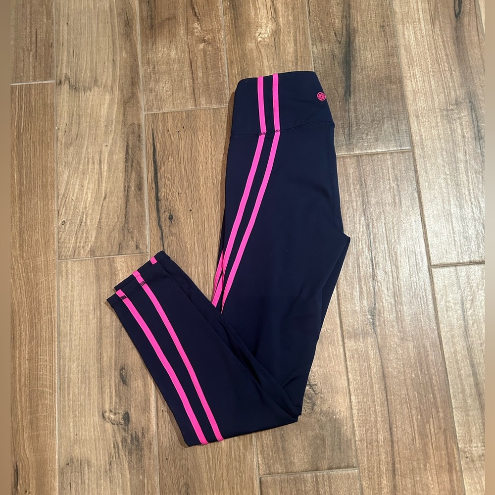 Navy Lilly leggings. Luxletic.
